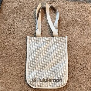 Lululemon Beige and White Tote Bag